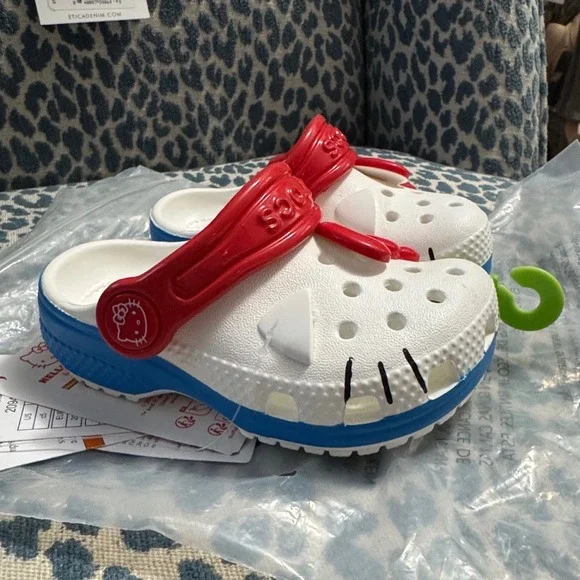 Crocs Hello‎ Kitty Classic Clog /  Size 5 Toddler - Picture 8 of 9
